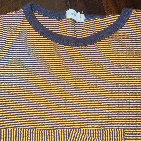 Silence + Noise top - Picture 4 of 4